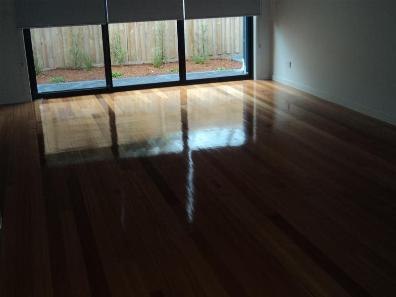 Near New 2 Bedroom Delight!