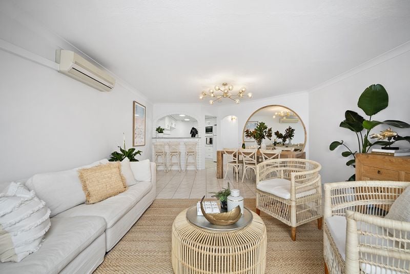 8/11 Hooker Boulevard, Broadbeach Waters - Thumbnail 2