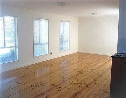 Stylish One Bedroom Unit with Courtyard!