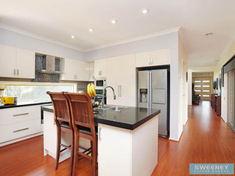 24 Central Parkway, Caroline Springs - Thumbnail 3