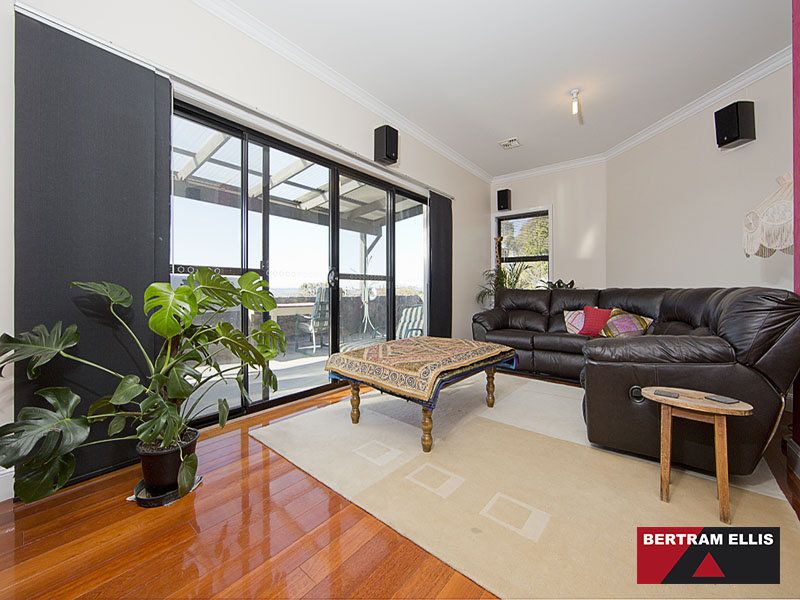 41 Pelham Close, Chapman - Thumbnail 3