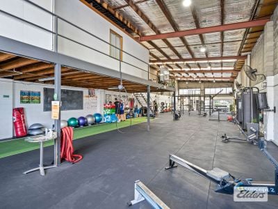 RARE INNER-CITY OFFICE/WAREHOUSE!