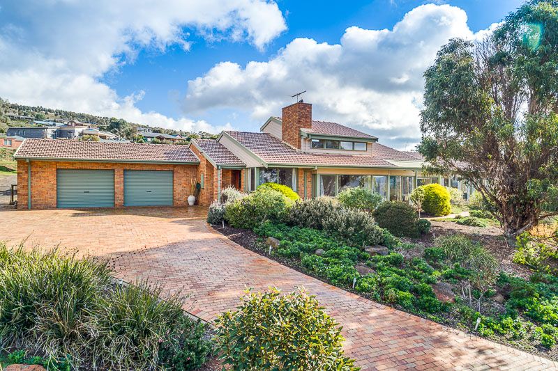 22 Manning Boulevard, Bacchus Marsh - Thumbnail 2