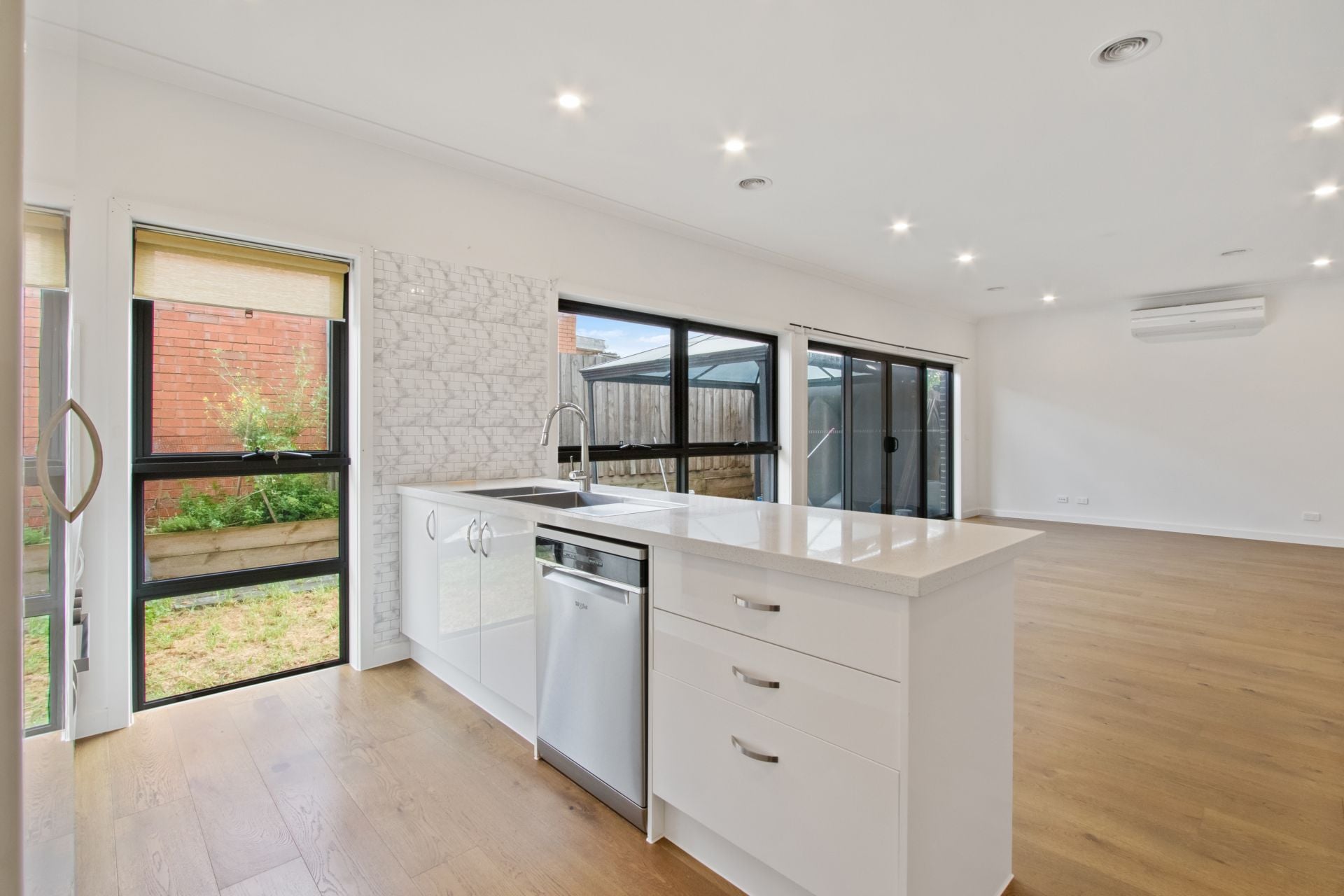 STYLISH DESIGN AND CONVENIENT LIFESTYLE