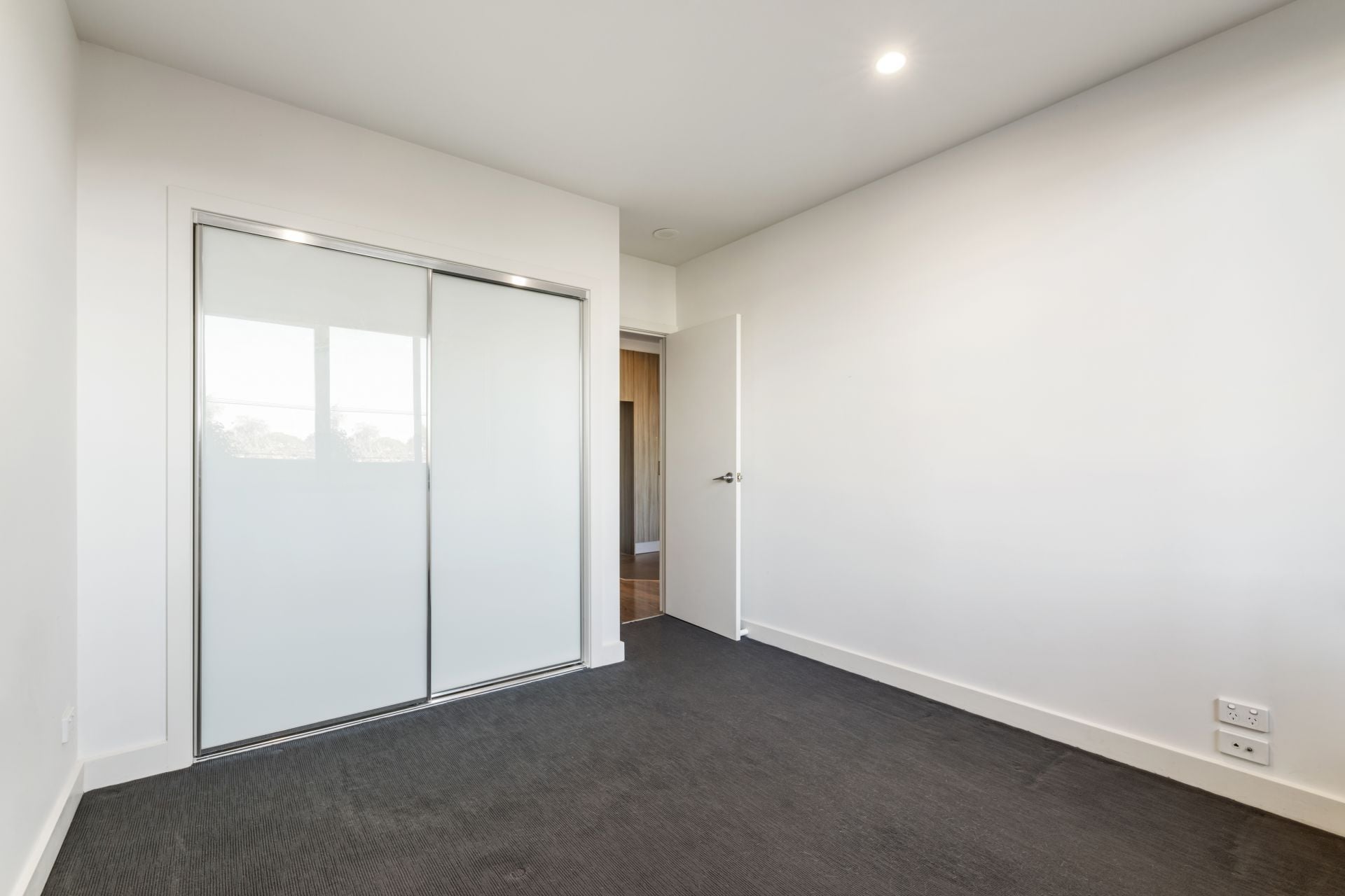 Modern Living in Magnificent Location
