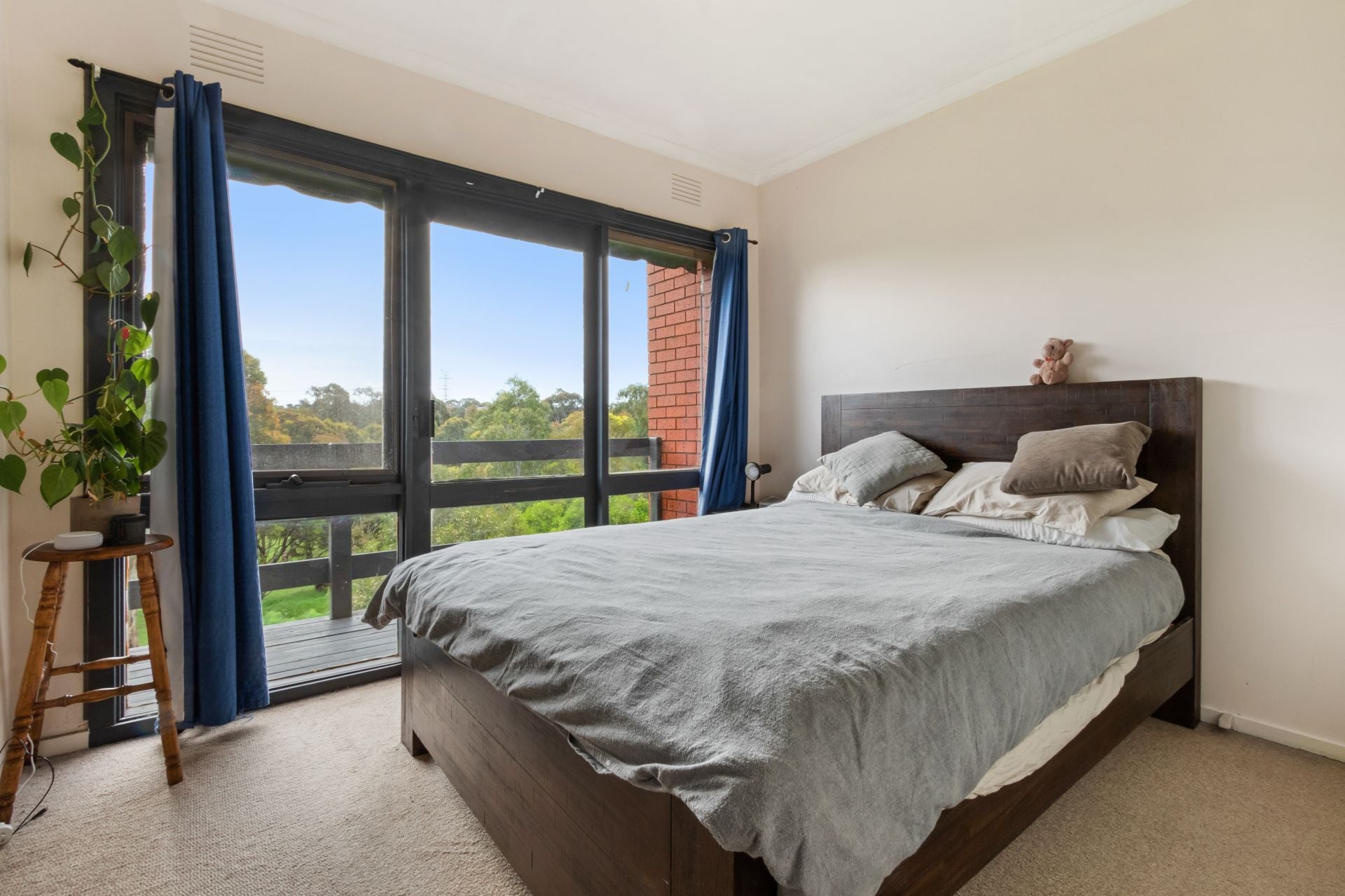 City Living With Tranquil Surrounds