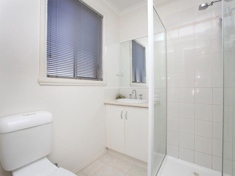 38 Grampians Way, Caroline Springs - Thumbnail 8
