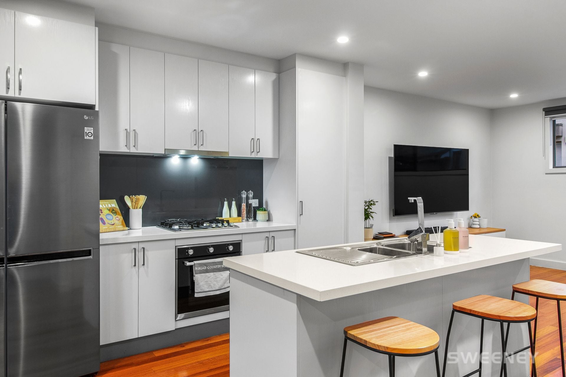 2/14 Collins Avenue, Altona North - Thumbnail 8