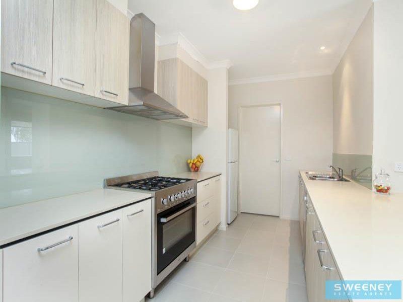 31 Pembroke Crescent, Derrimut - Thumbnail 3