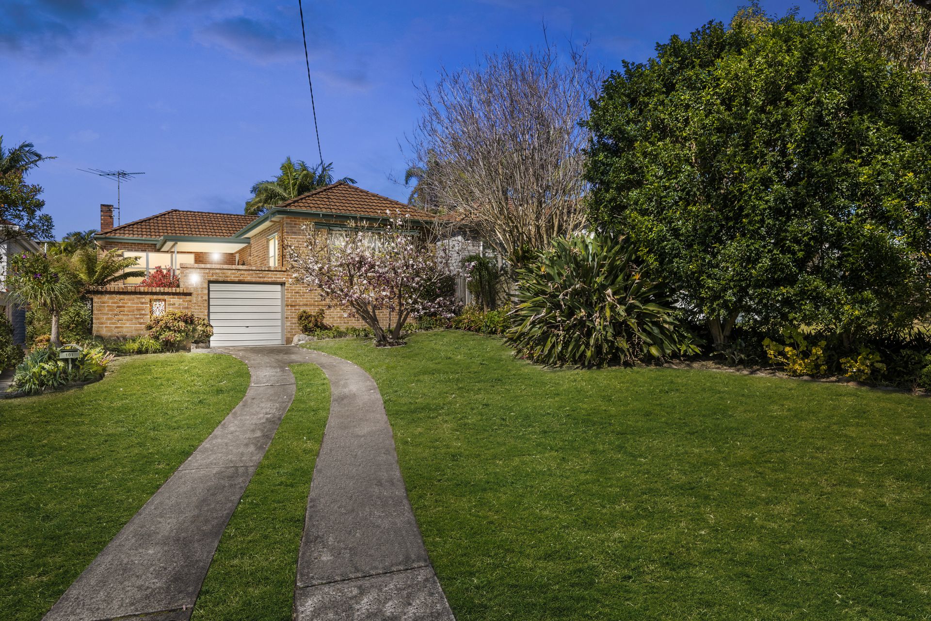 Real Estate For Sale 101 Veterans Parade Collaroy Plateau , NSW