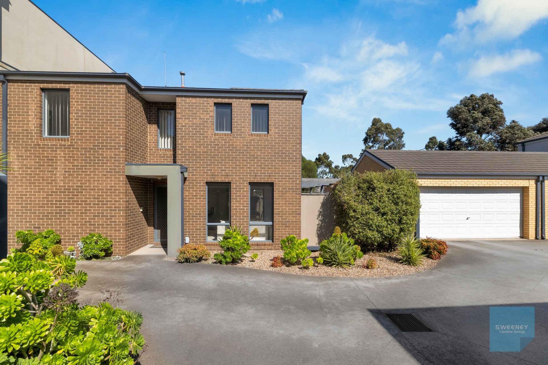 5/8 Sherdley Green, Caroline Springs - Thumbnail 2