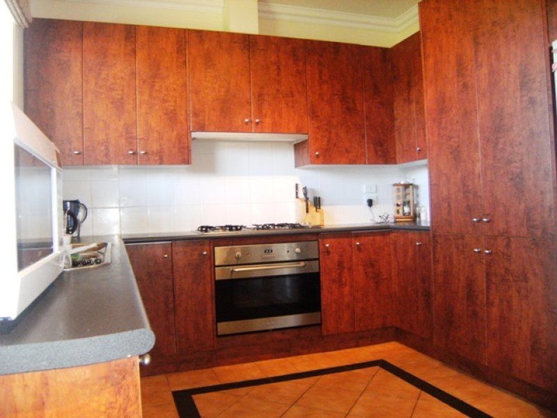 21 Barn Elms Parade, Caroline Springs - Thumbnail 3
