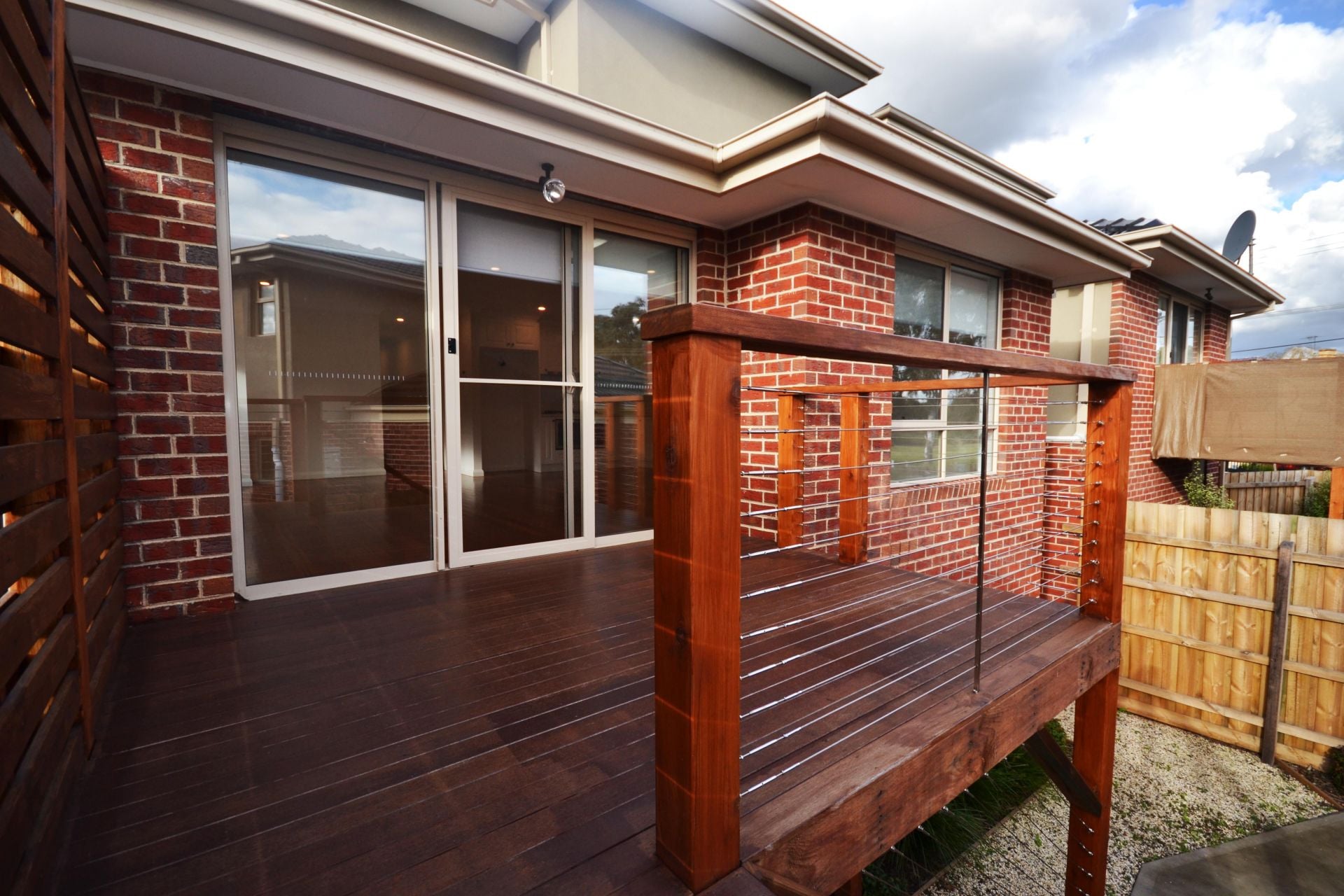 CONTEMPORARY DELIGHT - THE EPITOME OF ELEGANCE WITH PARKLAND VIEWS