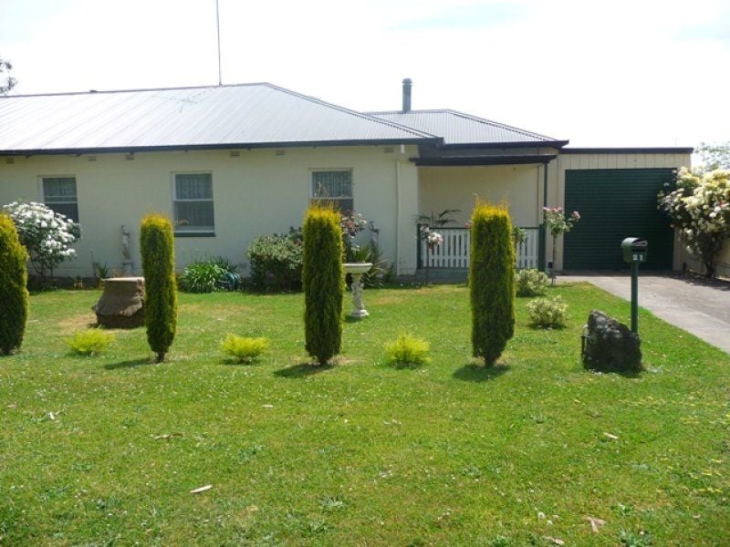 21 Hutley Terrace MOUNT GAMBIER SA, Mount Gambier - Thumbnail 2