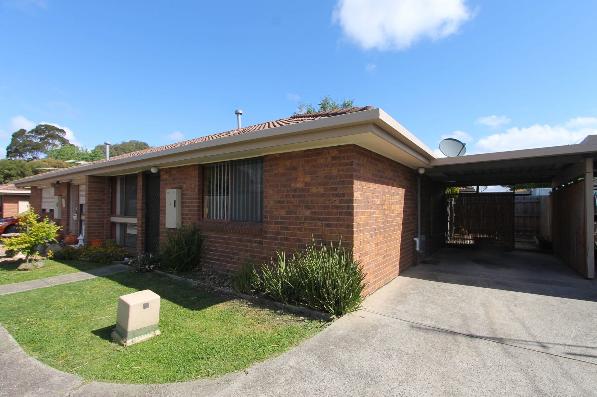 AFFORDABLE COMFORT IN GREAT LOCATION!!!