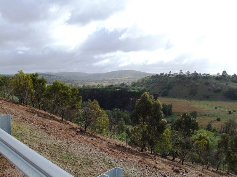 Calderwood Drive, Bacchus Marsh - Thumbnail 4