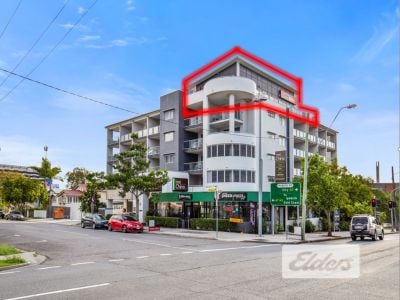 WOOLLOONGABBA OFFICE PENTHOUSE!