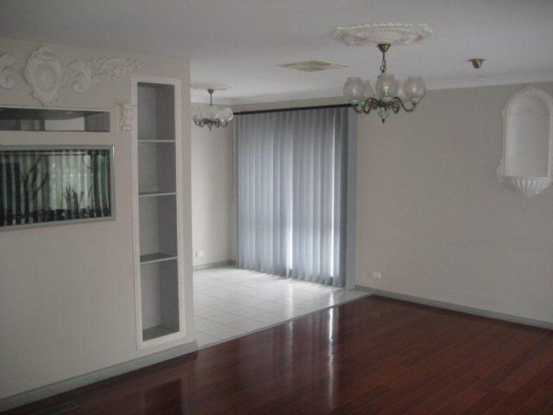 4 BEDROOMS, 3 BATHROOMS IN A GREAT LOCATION!
