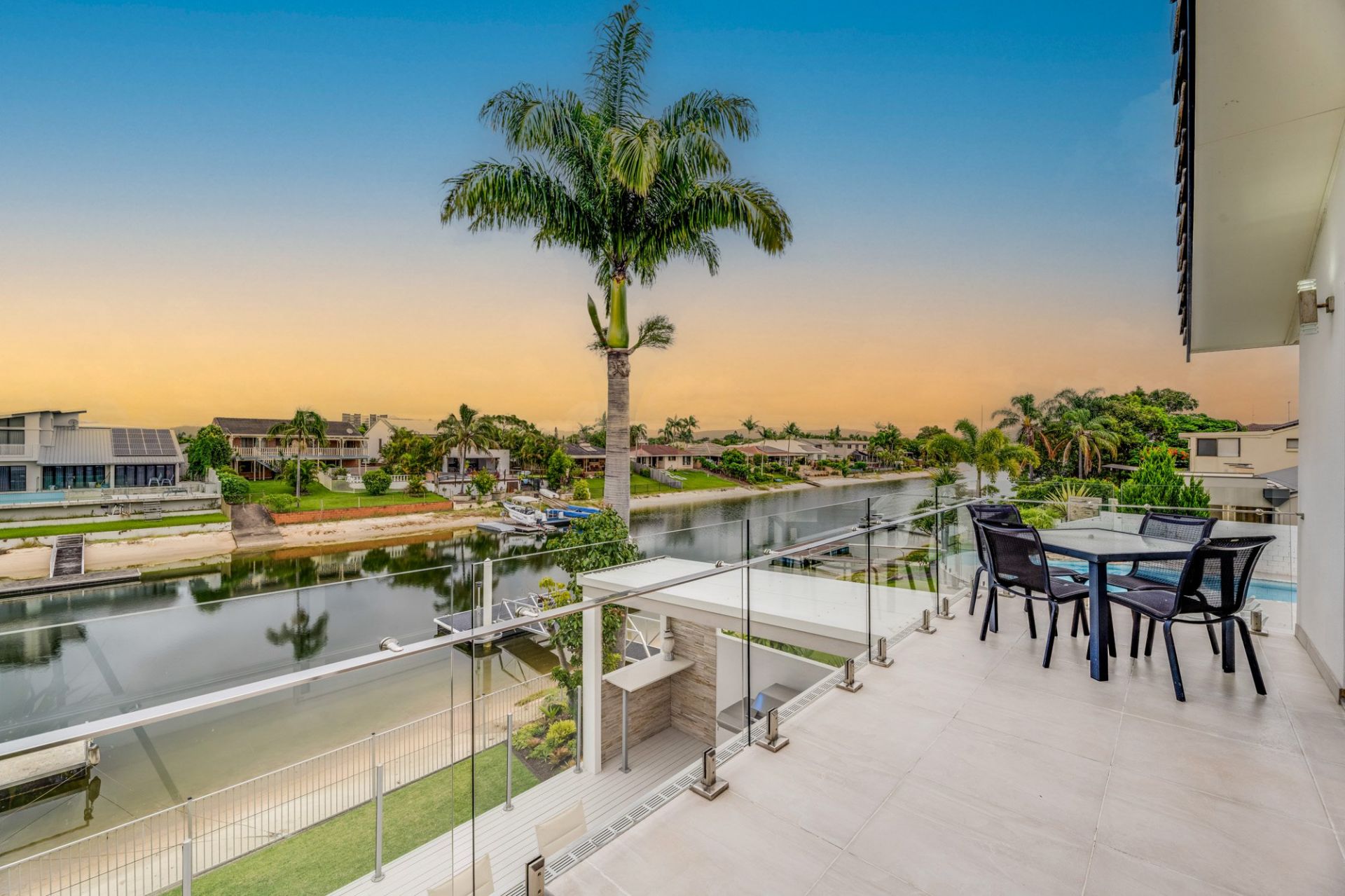 $ 2,538,000, Broadbeach Waters - Thumbnail 2