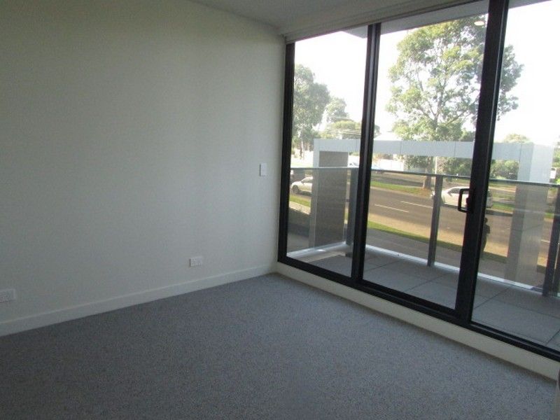 STUNNING  APARTMENT IN HIGHLY SOUGHT AFTER LOCATION