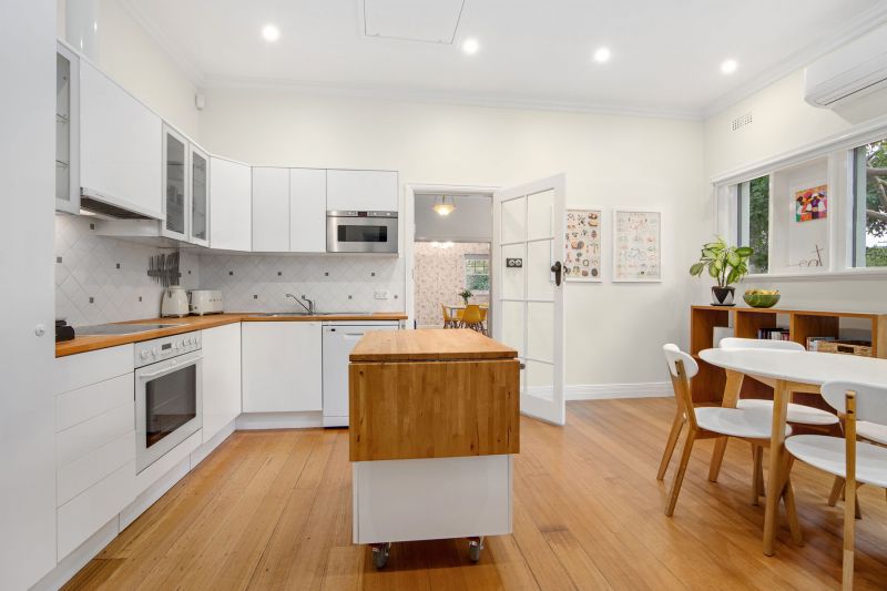 215 Bambra Road, Caulfield South - Thumbnail 3