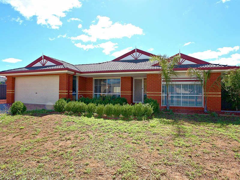 4 Corowa Crescent, Burnside - Thumbnail 2