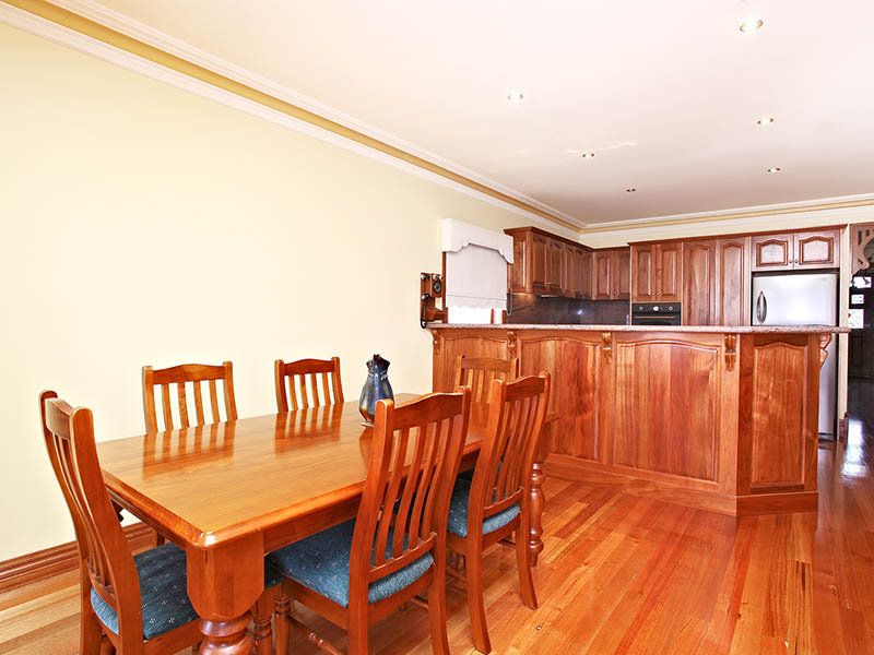 9 Yendon Close, Caroline Springs - Thumbnail 5