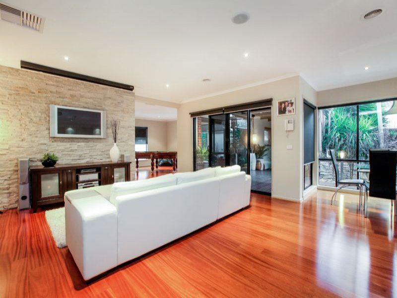 12 Osterley Close, Caroline Springs - Thumbnail 6