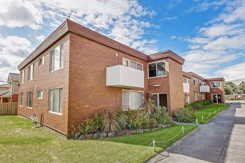 1/97-99 Raleigh Road, Maribyrnong - Thumbnail 2