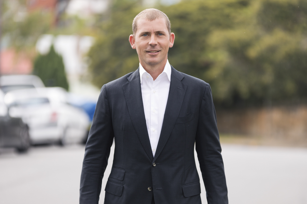 Peter Gordon Real Estate Agent 