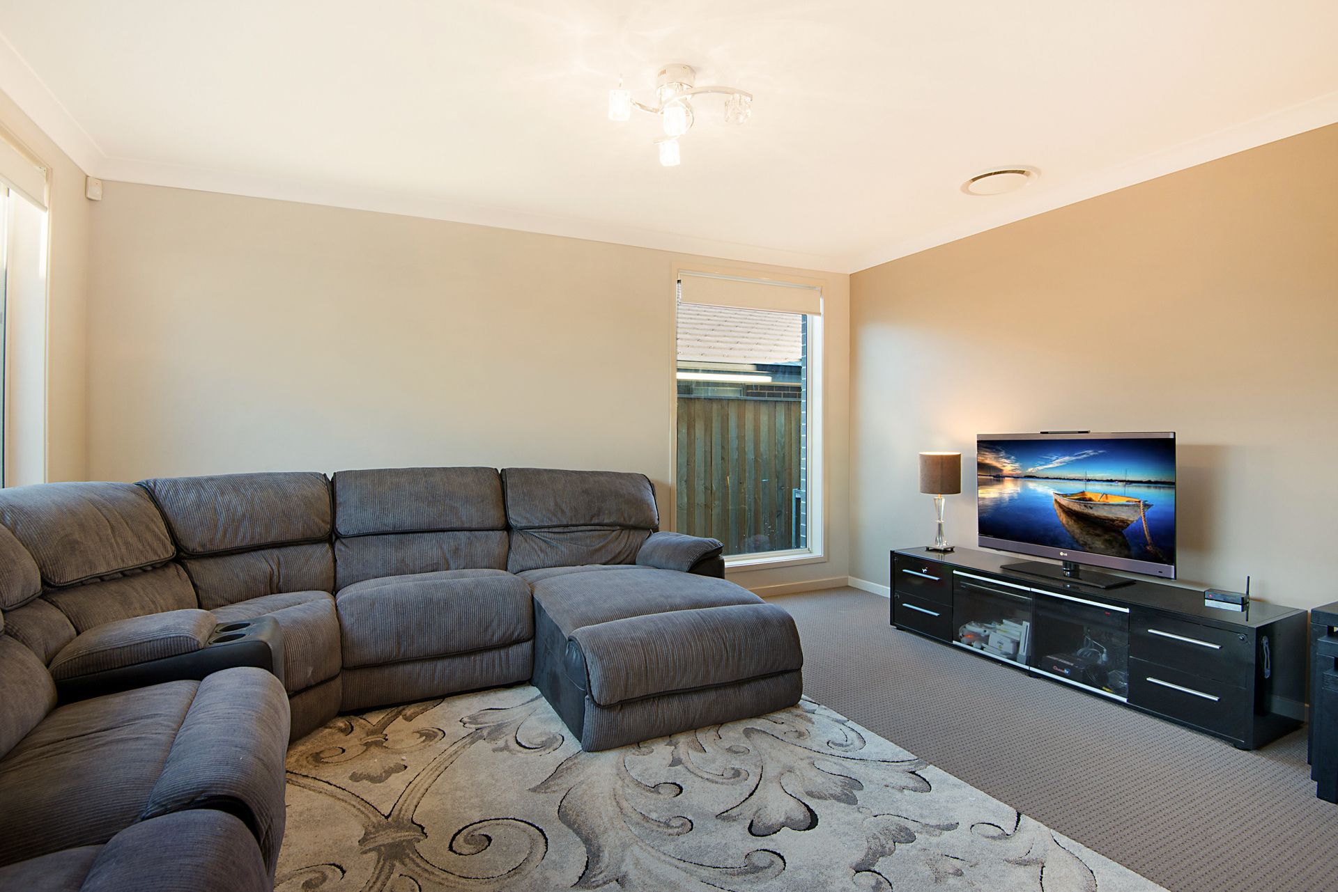 Colebee 41 Burringoa Crescent