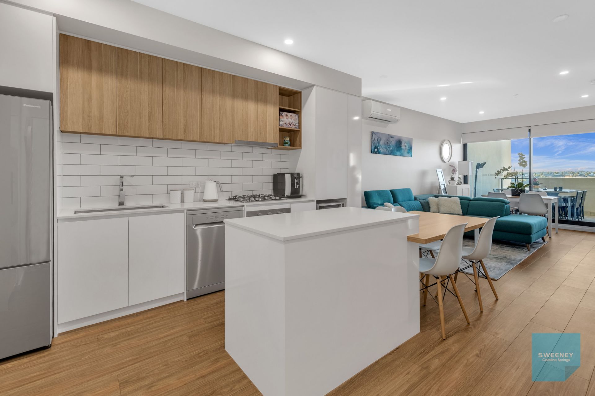 408/9 Commercial Road, Caroline Springs - Thumbnail 5