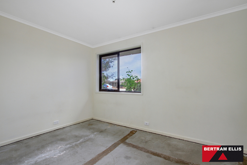 14 Wolff Crescent, Latham - Thumbnail 5