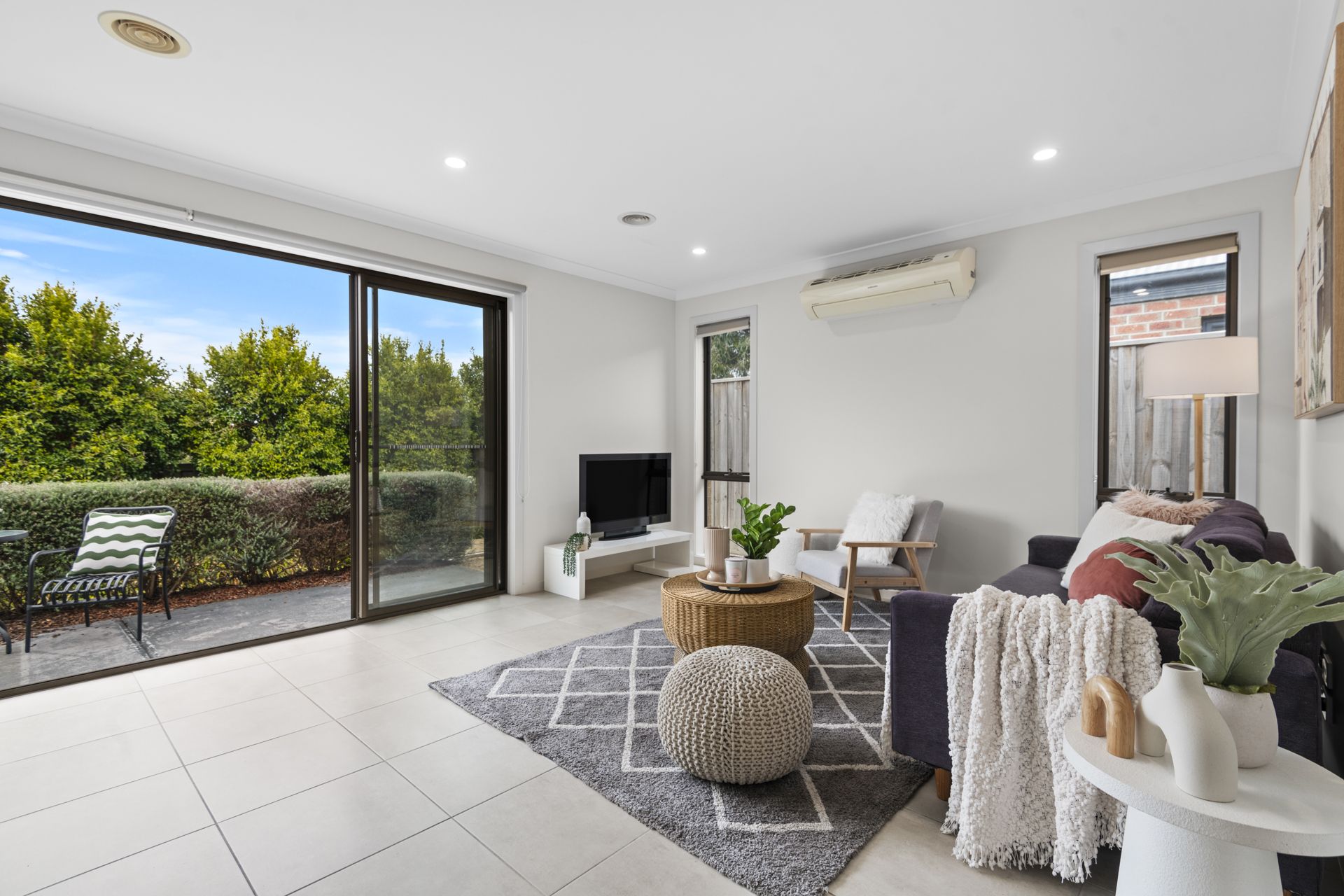 Immaculate Modern Home, Prime Location