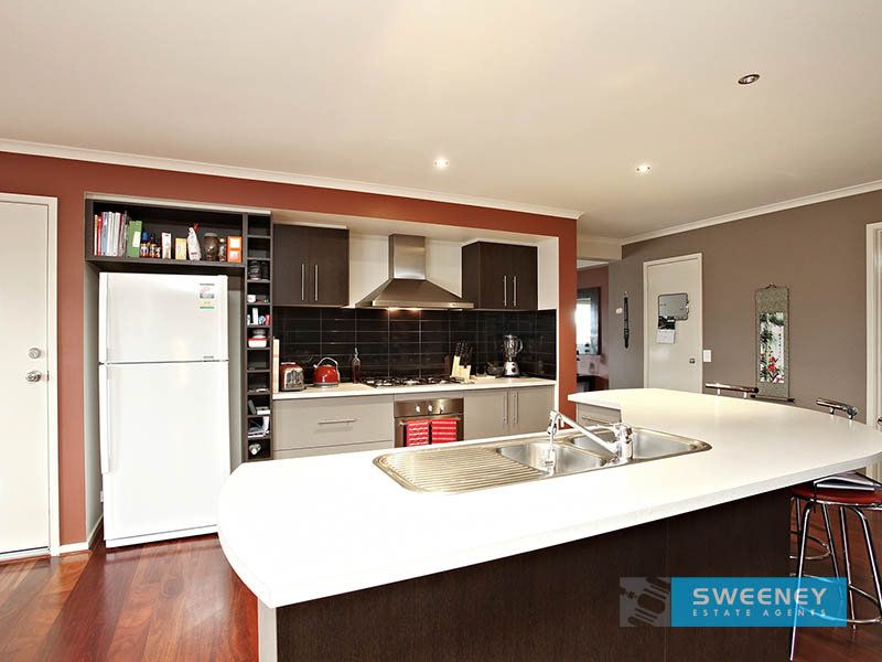 12 Gilmore Grove, Point Cook - Thumbnail 4