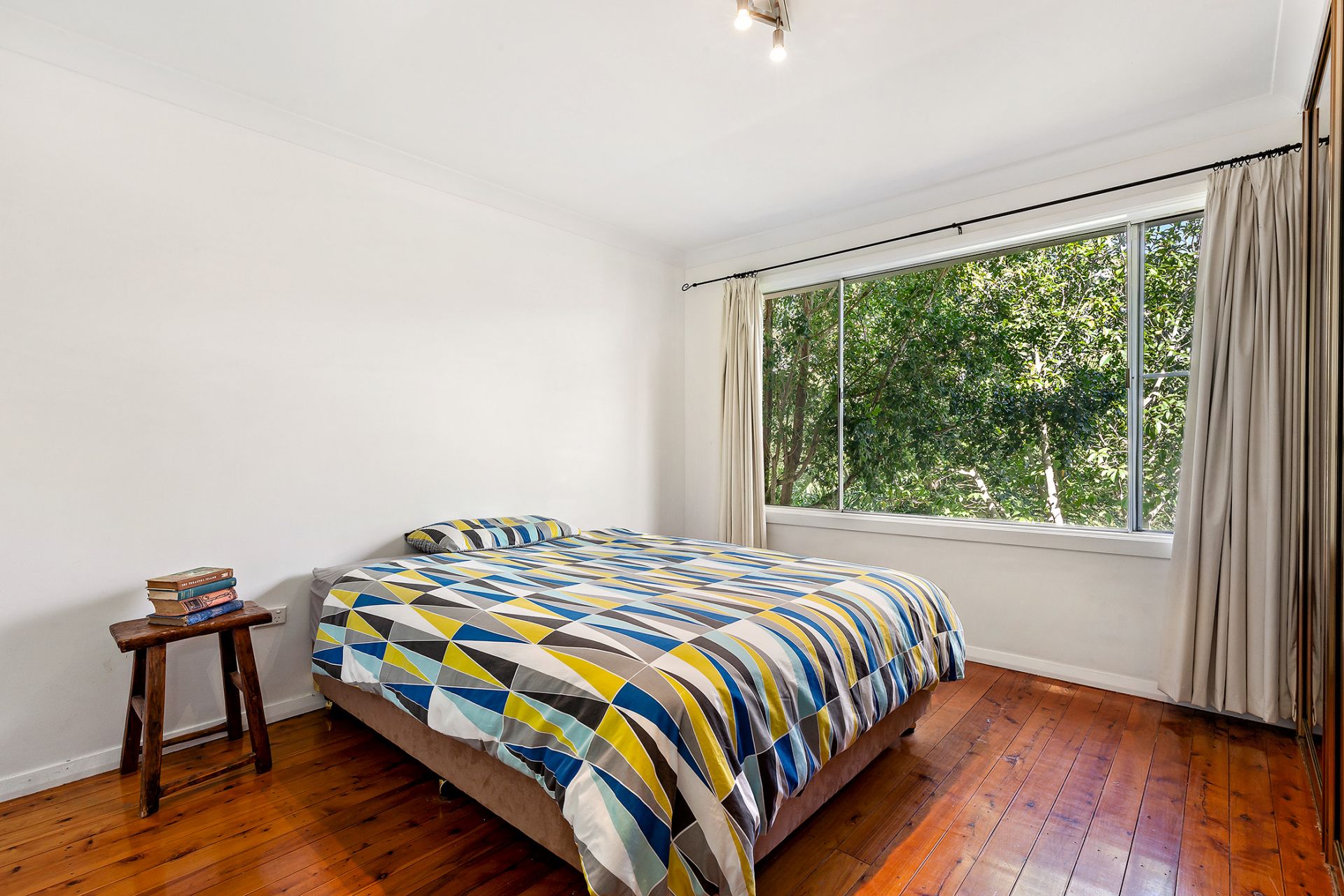 Real Estate For Sale 42 Stanley Avenue Farmborough Heights , NSW