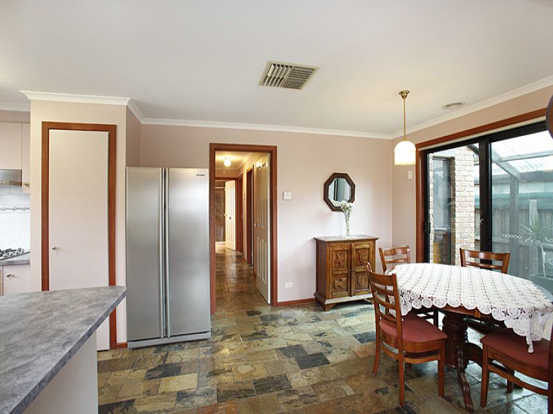 14 Tomkin Court, Altona Meadows - Thumbnail 4