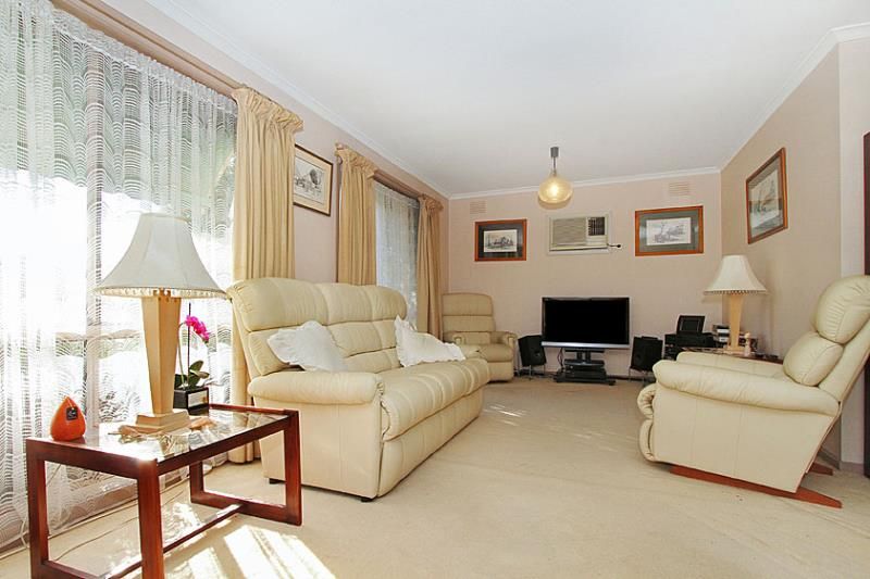 Character-Filled Classic ** INSPECTION WED 27TH AUGUST 4.00 - 4.15PM **