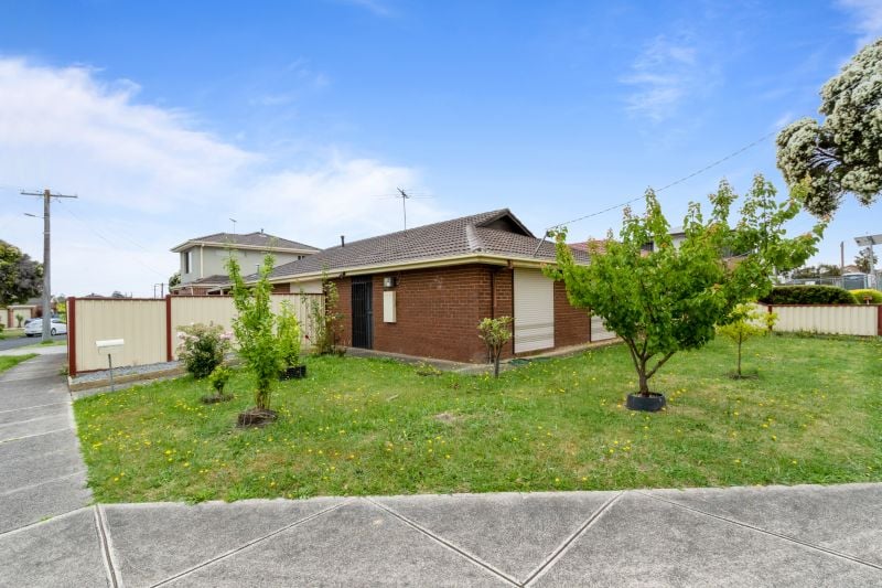 13 Gloucester Way, Epping