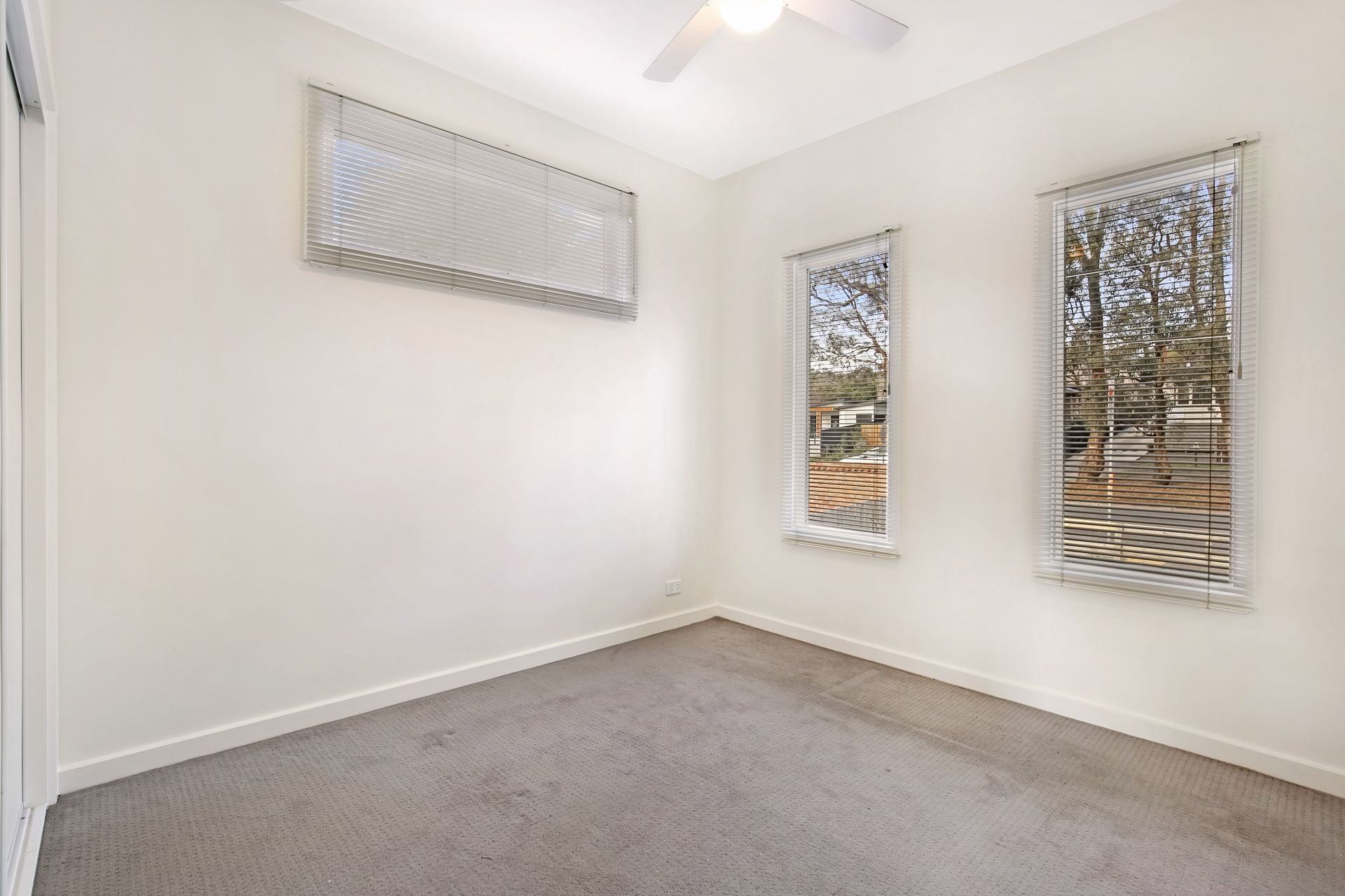 Freshly painted -  Modern Townhouse!