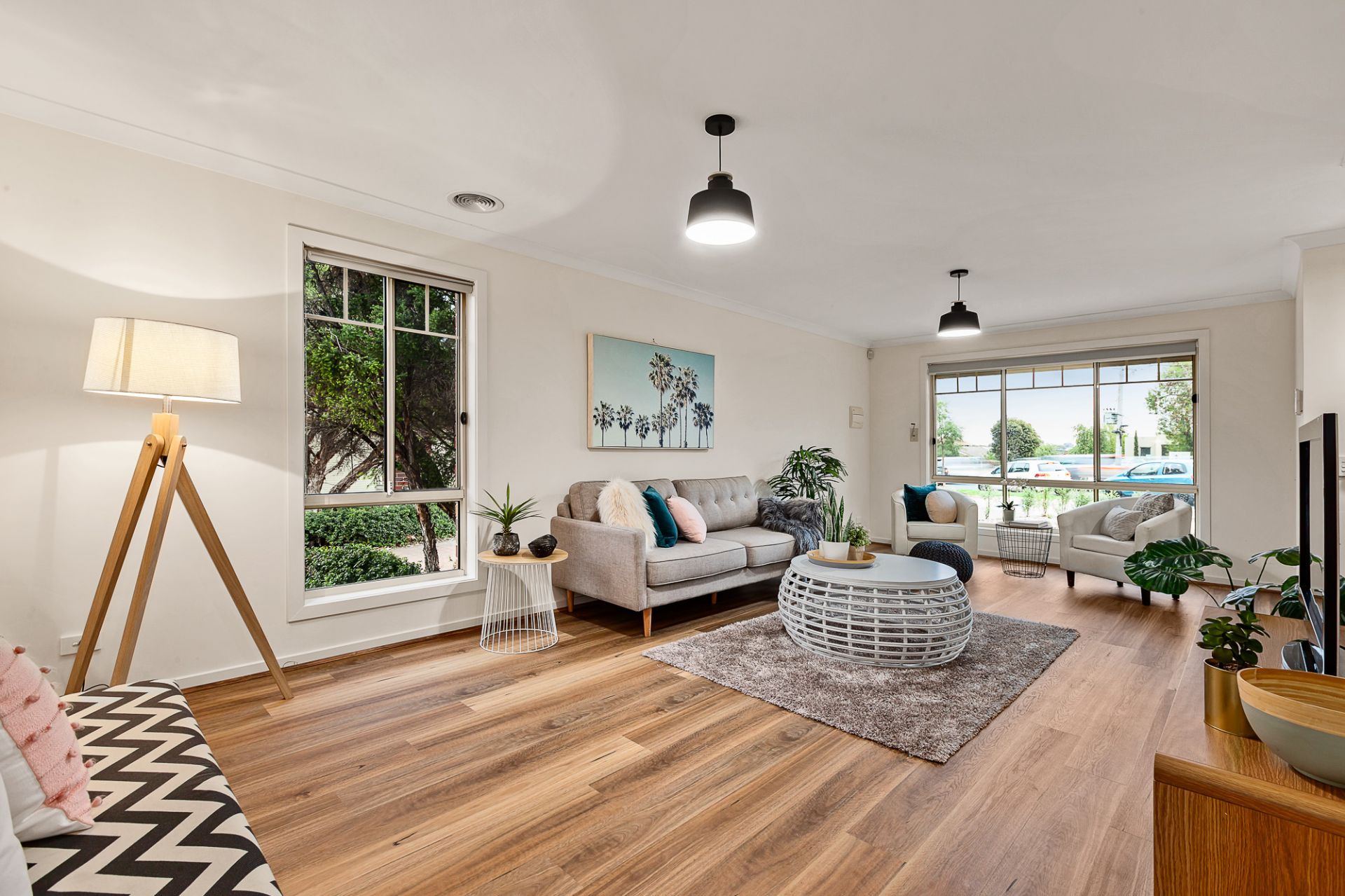 IMPRESSIVE TOWNHOUSE AND THE PERFECT LOCATION
