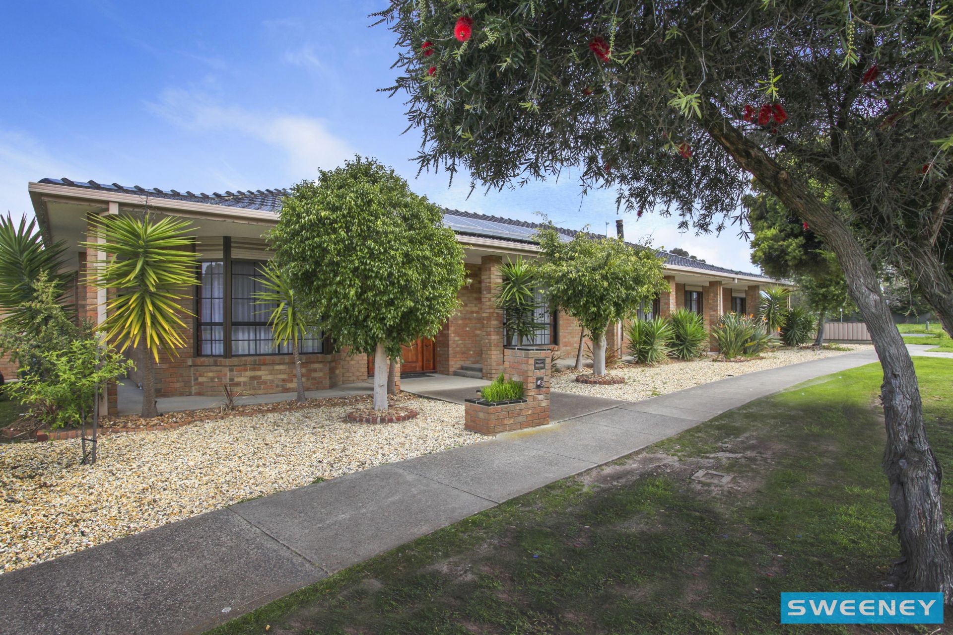2 Malibu Grove, Taylors Lakes - Thumbnail 2