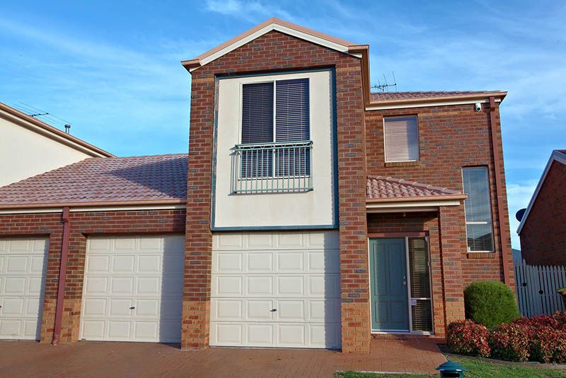 63 The Glades, Taylors Hill - Thumbnail 2