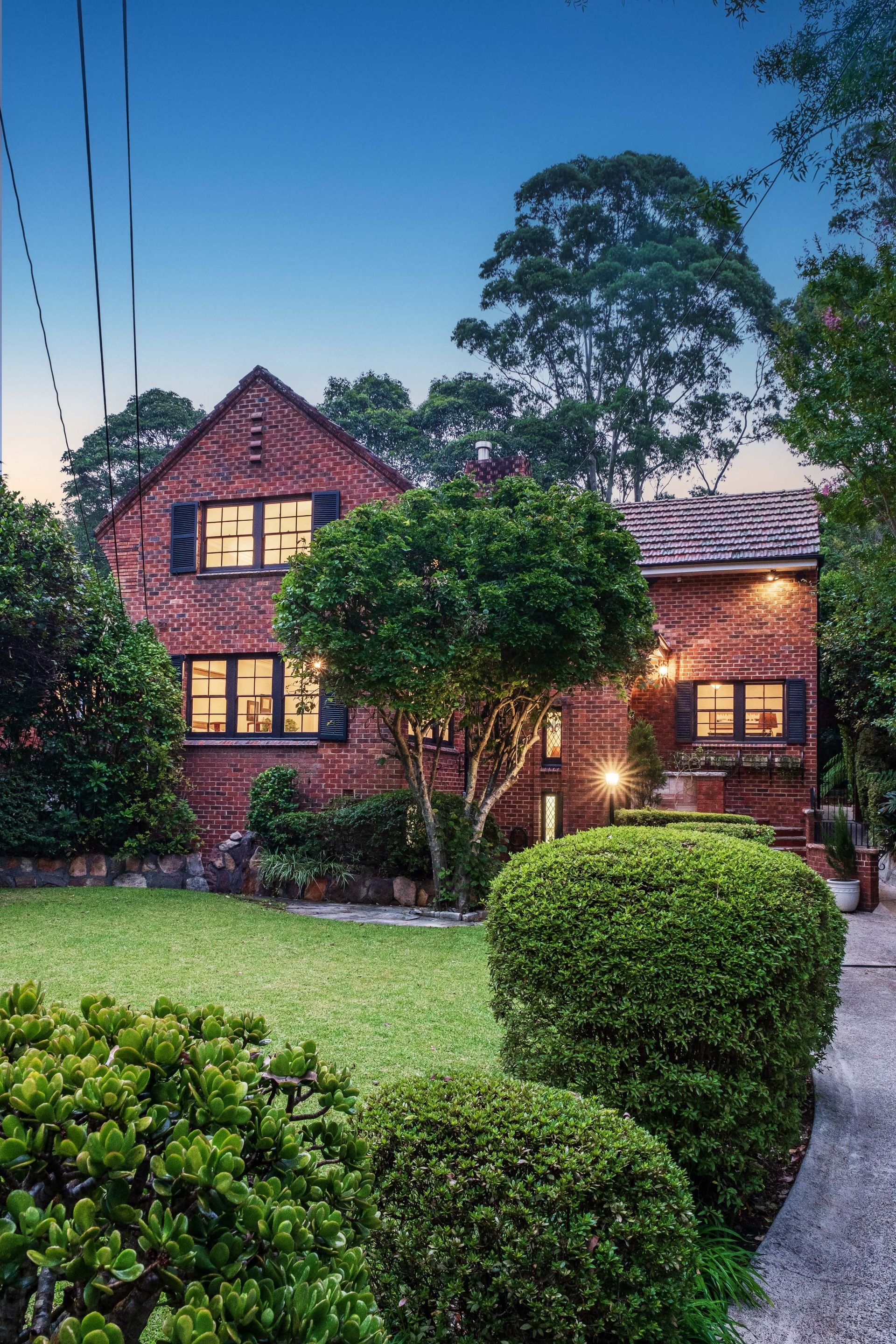 12 Bannockburn Road, PYMBLE McConnell Bourn Pty Ltd