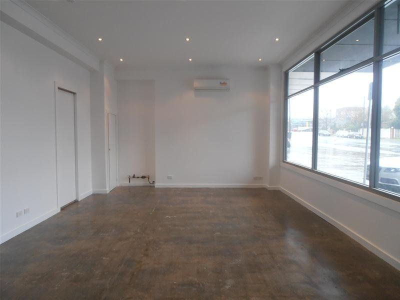 HIGH EXPOSURE OFFICE ACCOMMODATION