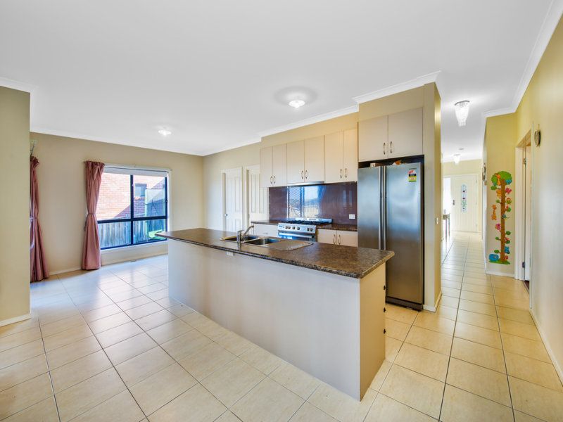 32 Skyline Drive SOUTH MORANG, South Morang - Thumbnail 7