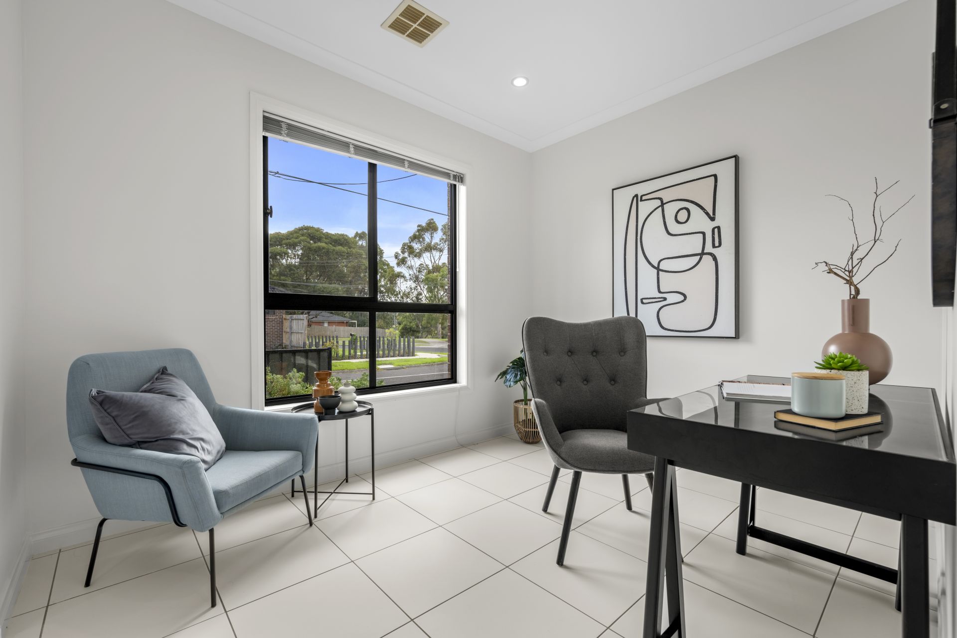 A Stylish Abode In A Central Location