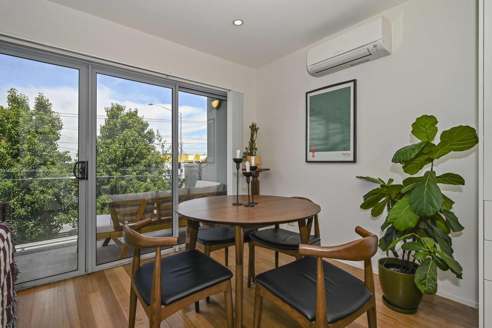 Stunning Centrally Located Apartment!