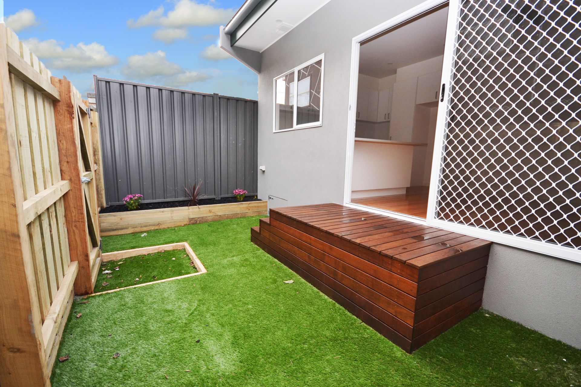 FULLY RENOVATED TERRACE IN THE HEART OF NORTHCOTE!