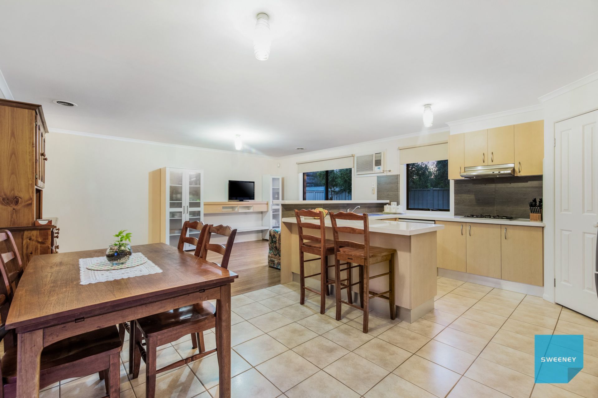 18 Alpine Gardens, Caroline Springs - Thumbnail 6